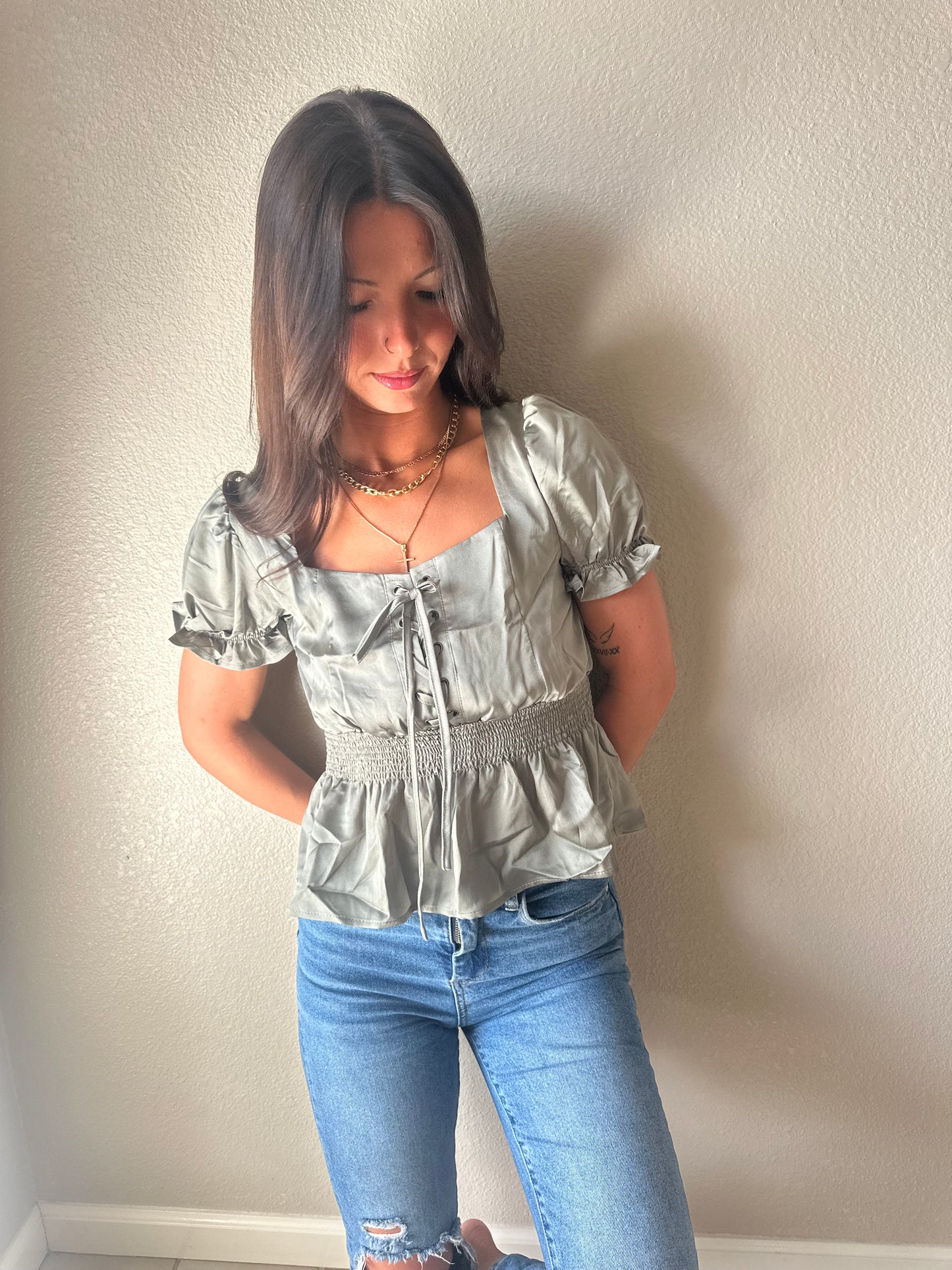 CORA LACE UP FRONT PUFF SHORT SLEEVE