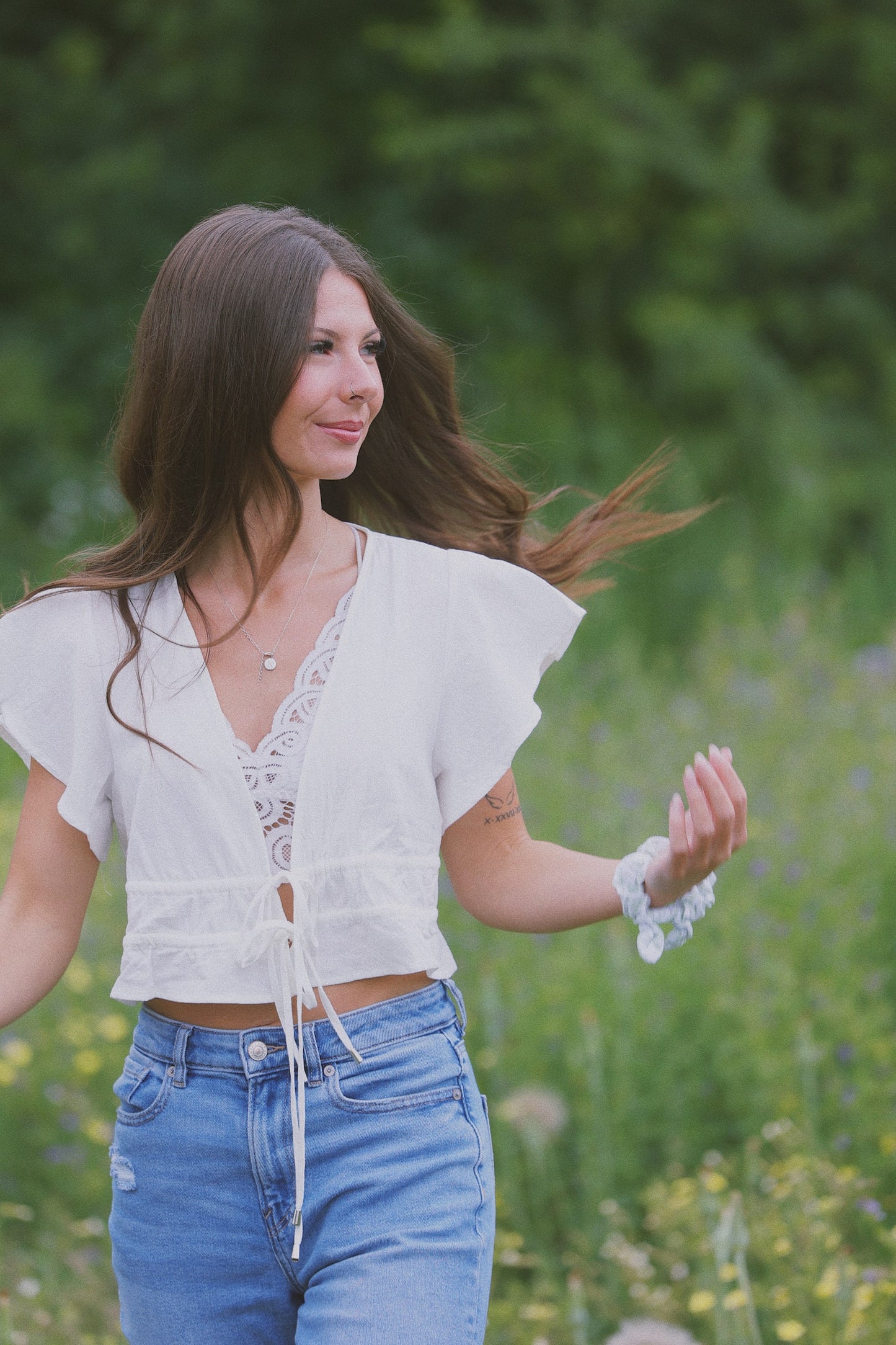 AVA FRONT TIE WHITE FLOW CROPPED SHIRT image 4