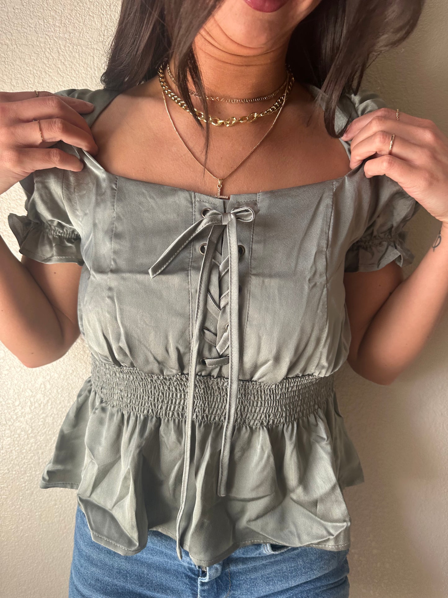 CORA LACE UP FRONT PUFF SHORT SLEEVE
