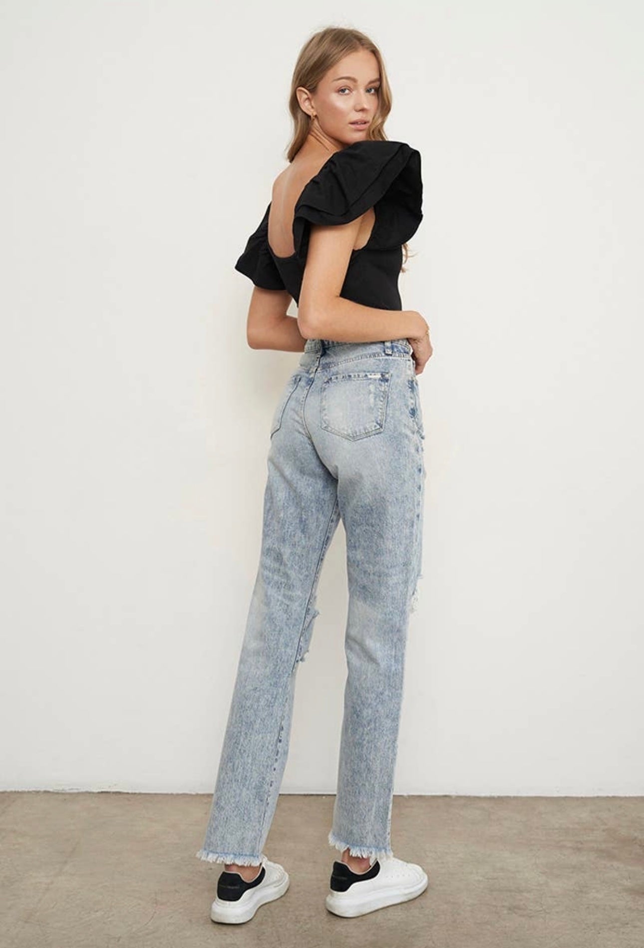 HASLEY RIPPED FRAYED HEM JEANS image 4
