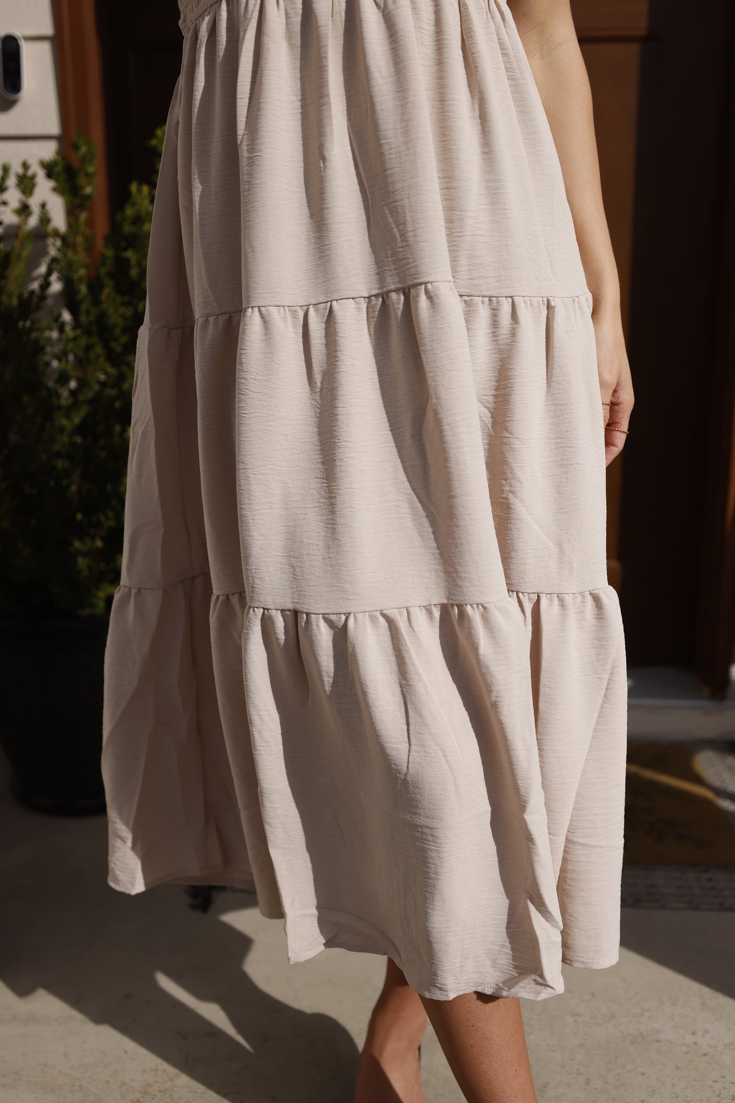 CORRINE FLUTTER SLEEVE MAXI DRESS