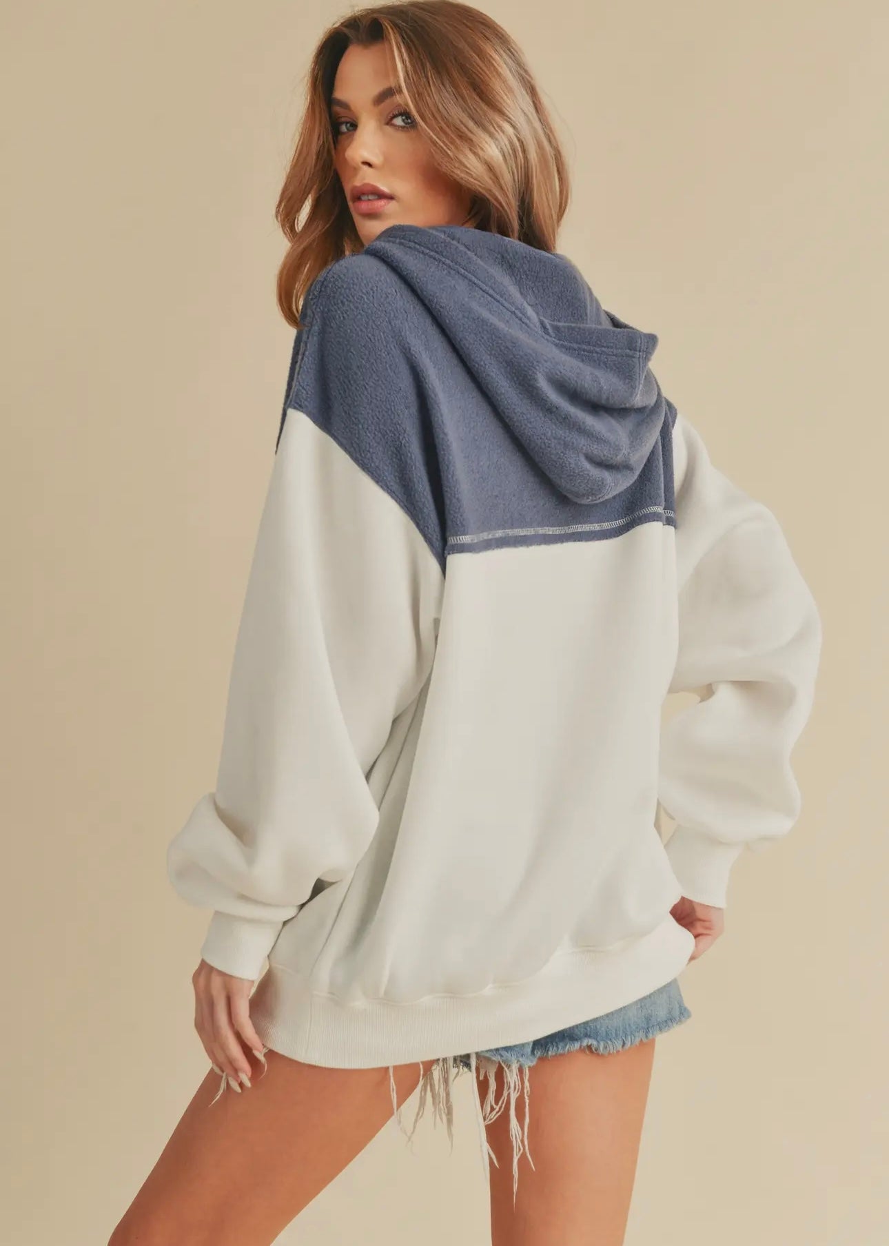 CITY STYLE HOODED SWEATSHIRT image 1